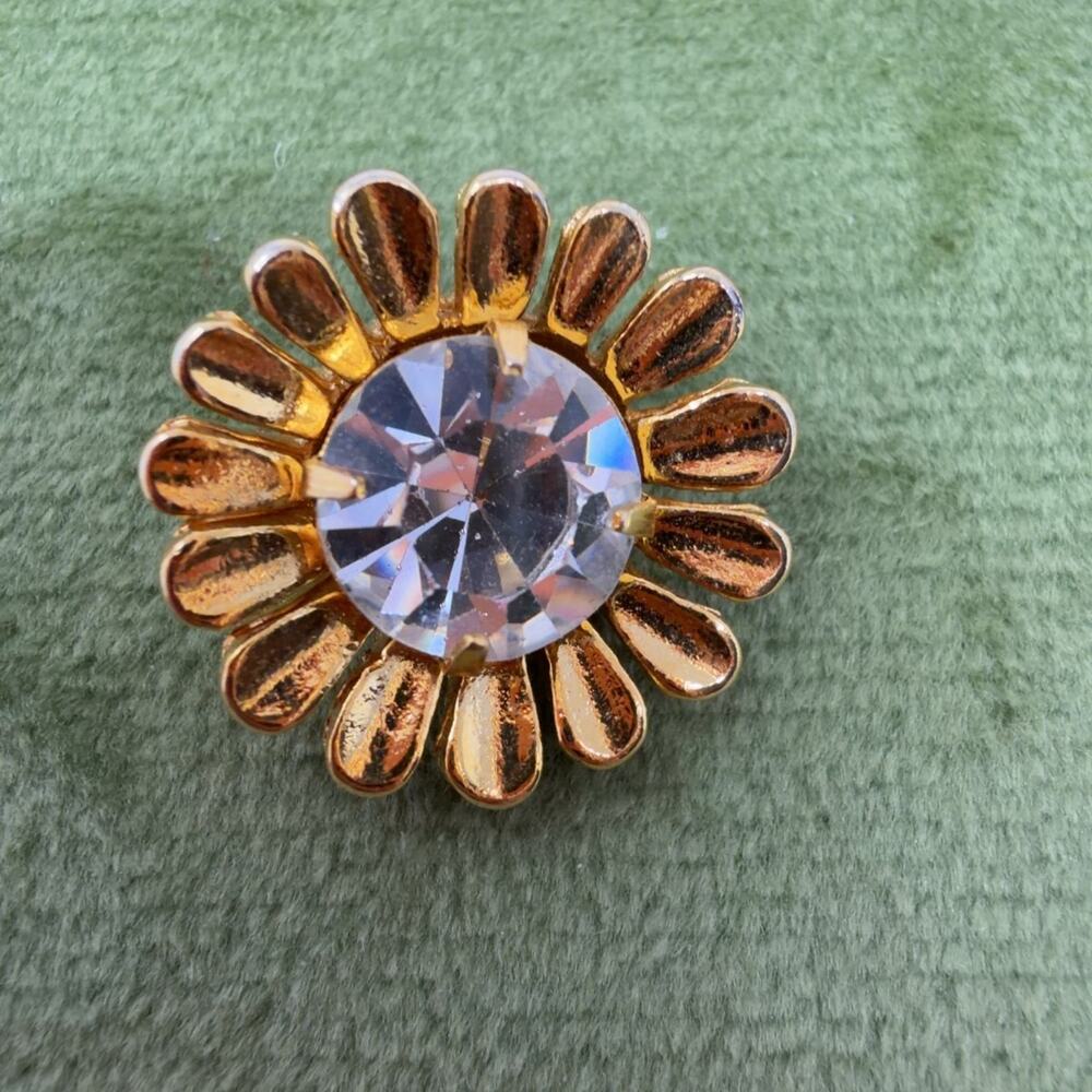 Gold Tone Daisy Flower Rhinestone Lapel Pin Tack Brooch 0.5in